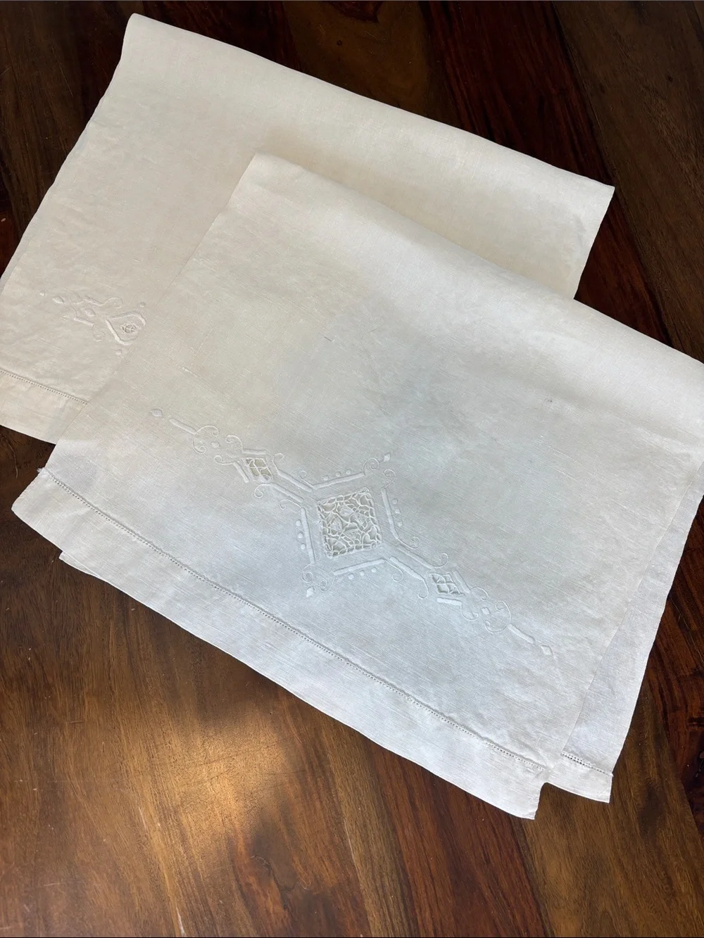 Two (2) Vintage Embroidered White Linen Napkins- Oh la1